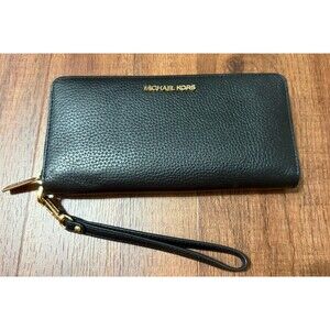 MICHAEL KORS  Women's Wallet Black Pebbled Leather Nice Clean Zip Around